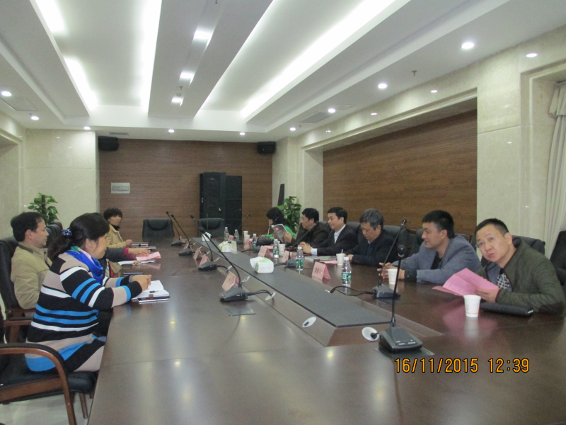 在九江市档案局座谈.jpg 在九江市档案局座谈.jpg