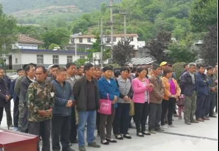 0113330.jpg 0113330.jpg